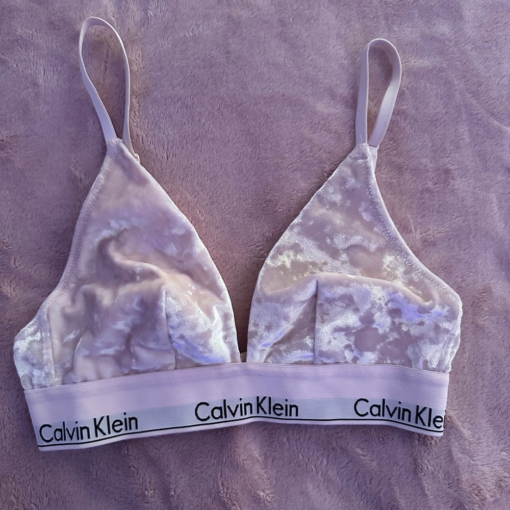 Calvin Klein Women's Velvet Bralette - Light Pink